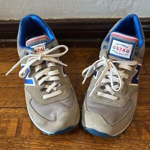 New balance vintage athletic shoes